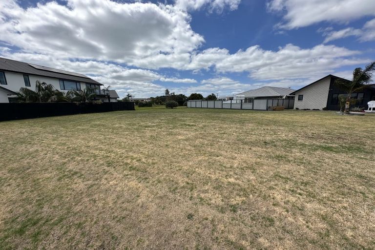 Photo of property in 129 One Tree Point Road, One Tree Point, 0118