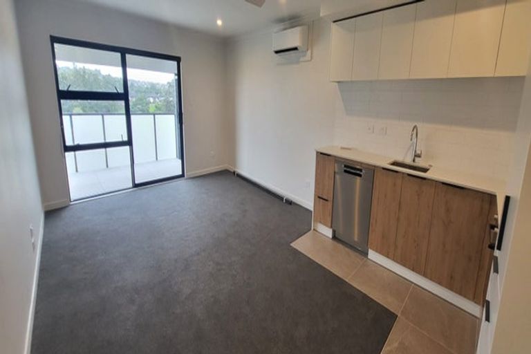 Photo of property in 103/28 Shortfin Place, Flat Bush, Auckland, 2019