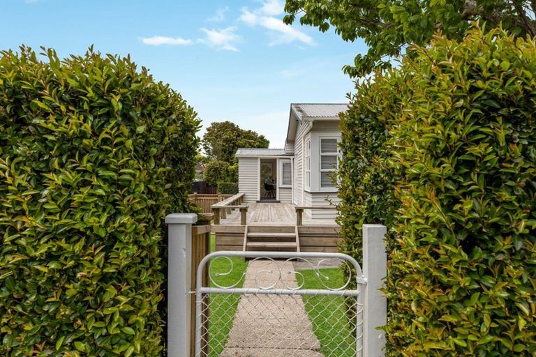 Photo of property in 1/56 East Street, Papakura, 2110