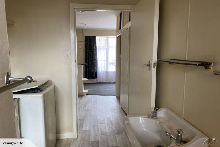 Photo of property in 24 Victoria Avenue, Palmerston North, 4410