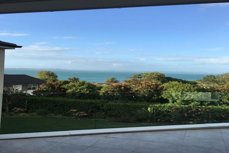 Photo of property in 1a Burford Place, Mellons Bay, Auckland, 2014