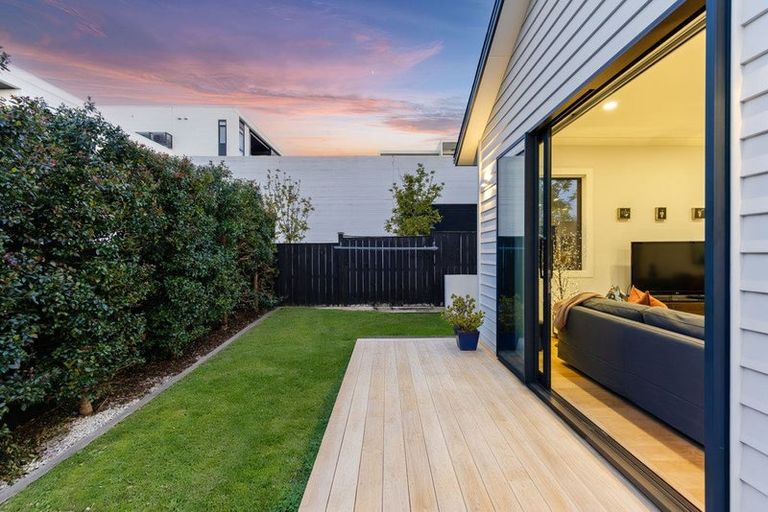 Photo of property in 5 Pennant Street, Long Bay, Auckland, 0630