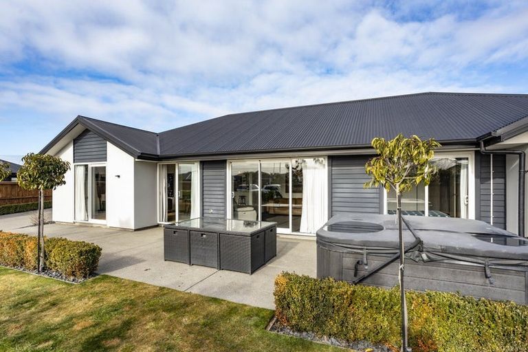 Photo of property in 70 Watkins Drive, Rangiora, 7400