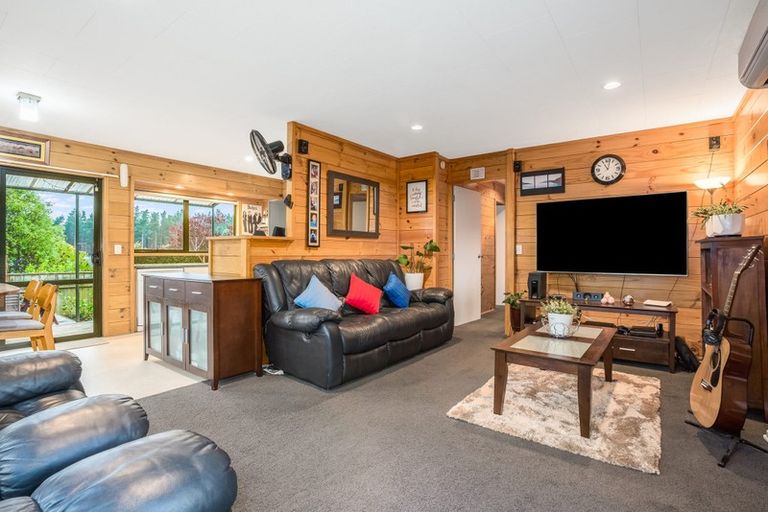 Photo of property in 8 Ribbonwood Terrace, Ranui, Porirua, 5024