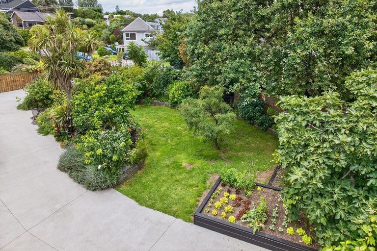 Photo of property in 15 Tiromoana Road, Raumati South, Paraparaumu, 5032