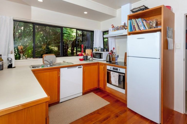 Photo of property in 30 Adams Road, Thornton Bay, Thames, 3575