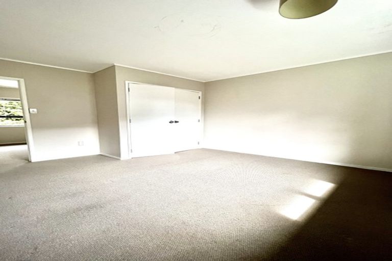 Photo of property in 242a East Coast Road, Forrest Hill, Auckland, 0620