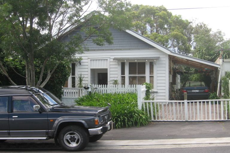 Photo of property in 26 Hastings Parade, Devonport, Auckland, 0624