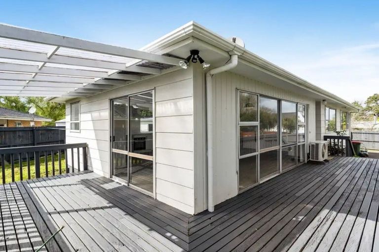 Photo of property in 14 Chantal Place, Red Hill, Papakura, 2110