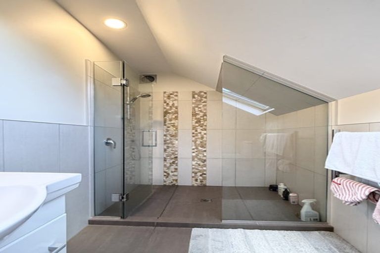 Photo of property in 228 Lonely Track Road, Dairy Flat, 0632