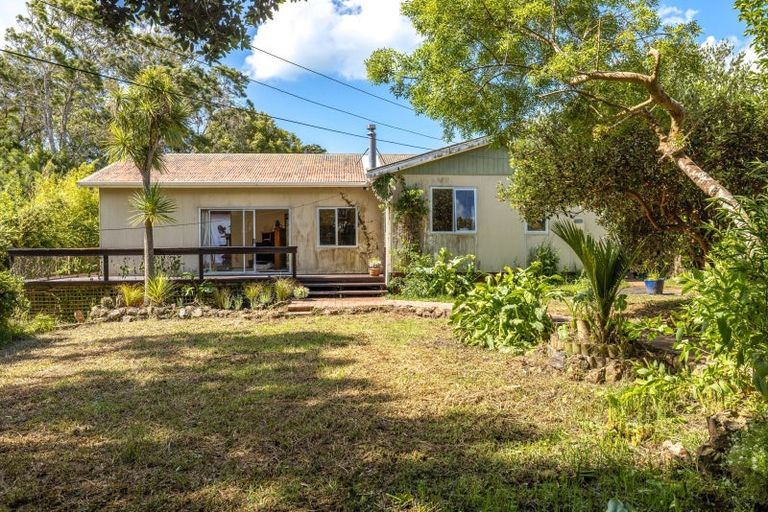Photo of property in 18 Manuka Road, Oneroa, Waiheke Island, 1081