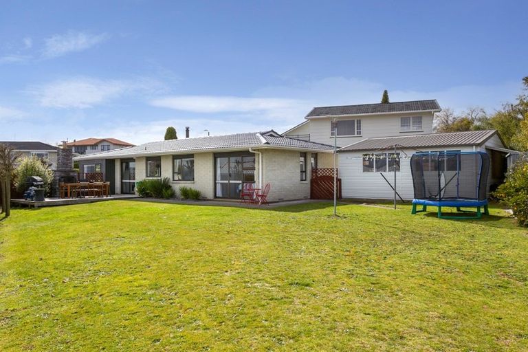 Photo of property in 2 Battersea Place, Richmond Heights, Taupo, 3330