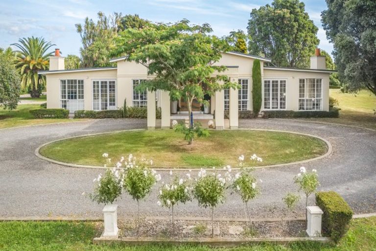 Photo of property in 15 Tarahunga Road, Levin, 5571