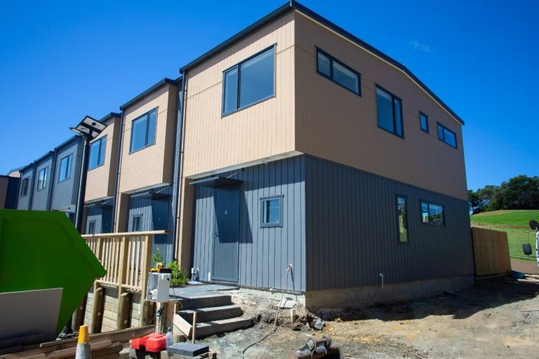 Photo of property in 12/694 Whangaparaoa Road, Stanmore Bay, Whangaparaoa, 0932