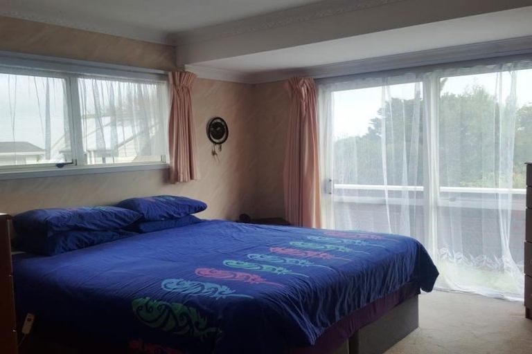 Photo of property in 2/4 Mcleod Road, Weymouth, Auckland, 2103