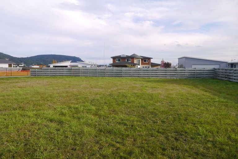 Photo of property in 27 Pukeko Way, Kinloch, Taupo, 3377