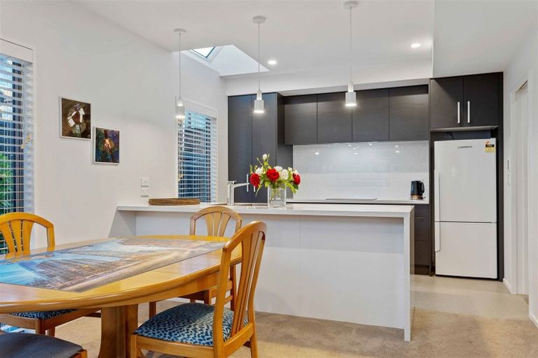 Photo of property in 2/64 Merivale Lane, Merivale, Christchurch, 8014