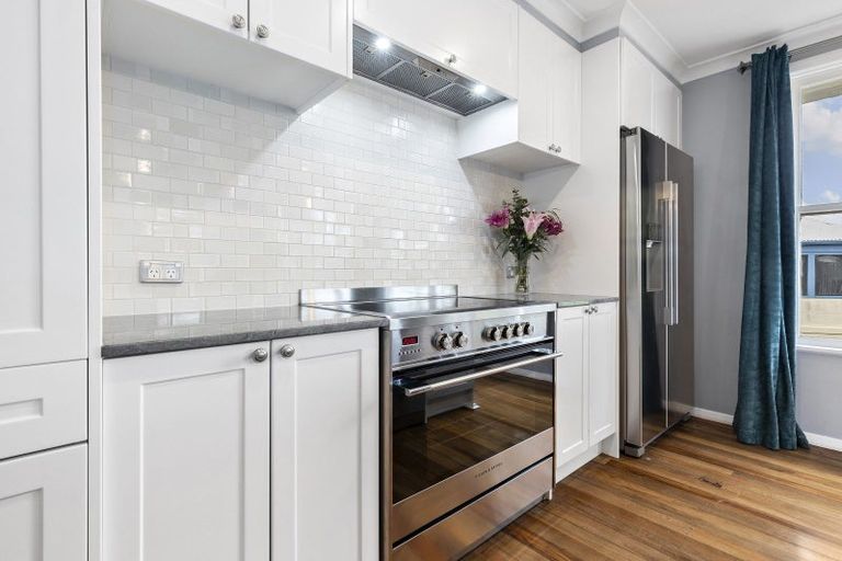 Photo of property in 12 Fenchurch Grove, Stokes Valley, Lower Hutt, 5019