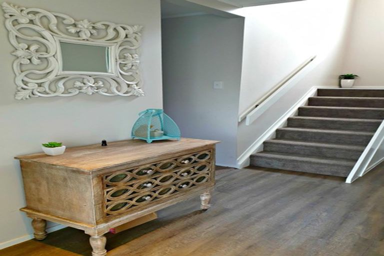 Photo of property in 1/105 John Downs Drive, Browns Bay, Auckland, 0630