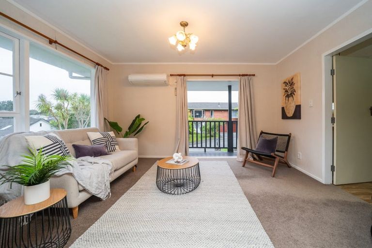 Photo of property in 12 Newnham Court, Tawa, Wellington, 5028