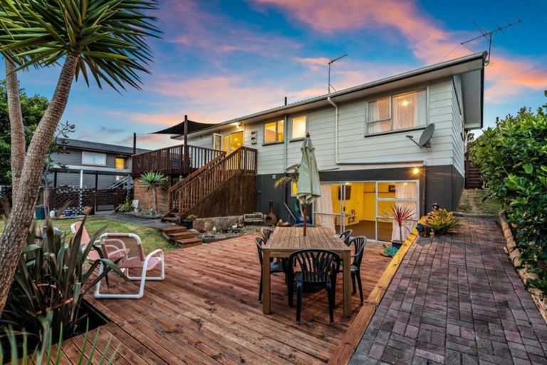 Photo of property in 53 Allington Road, Massey, Auckland, 0614