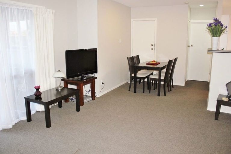 Photo of property in 1/9-11 Masterton Road, Rothesay Bay, Auckland, 0630