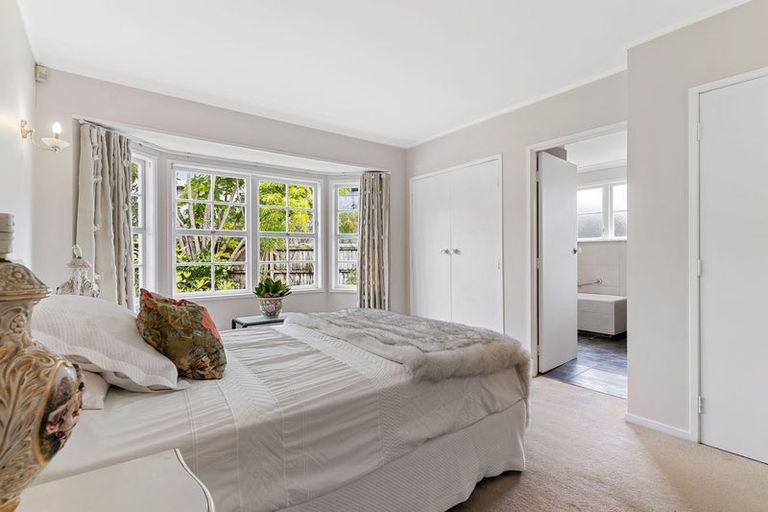 Photo of property in 6 Adonis Place, Half Moon Bay, Auckland, 2012