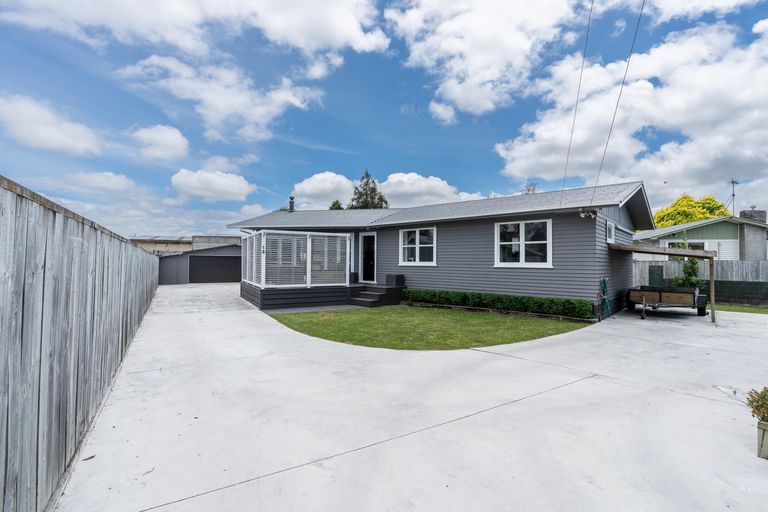 Photo of property in 16 Filmer Place, Melville, Hamilton, 3206