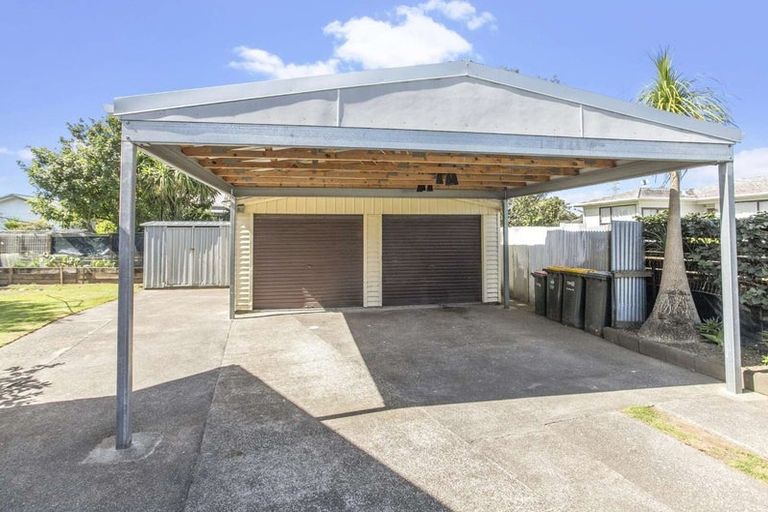 Photo of property in 8 Le Havre Place, Takanini, 2112