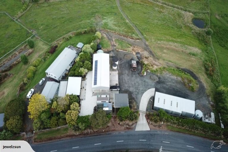 Photo of property in 25 Hull Road, Waitoki, Kaukapakapa, 0871