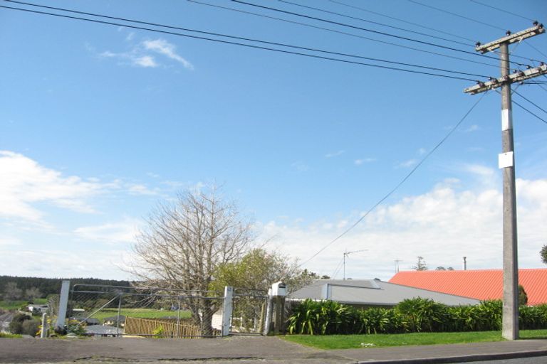 Photo of property in 63 Queens Road, Glen Avon, New Plymouth, 4312