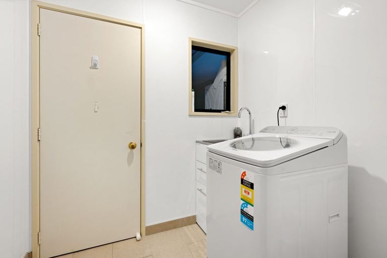Photo of property in 25 Dallinger Street, St Andrews, Hamilton, 3200