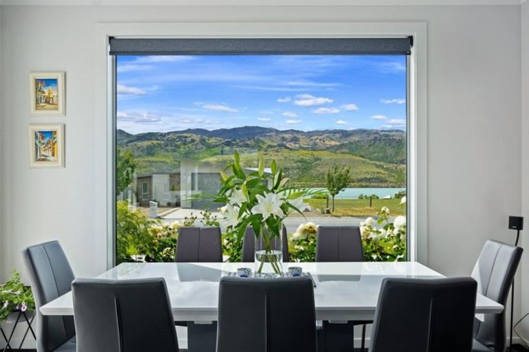 Photo of property in 15 De Bettencor Place, Mount Pisa, Cromwell, 9383