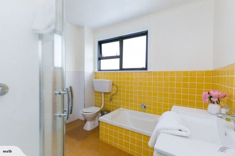 Photo of property in 3a Nuku Street, Strathmore Park, Wellington, 6022