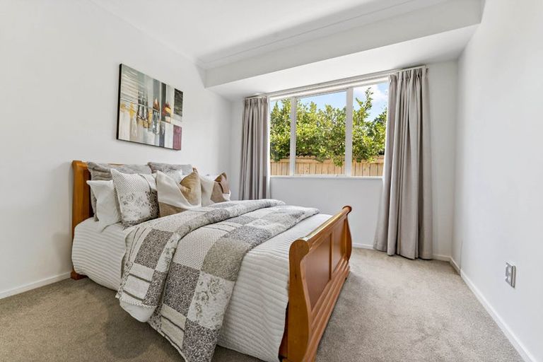 Photo of property in 8 Belcoo Crescent, East Tamaki, Auckland, 2013