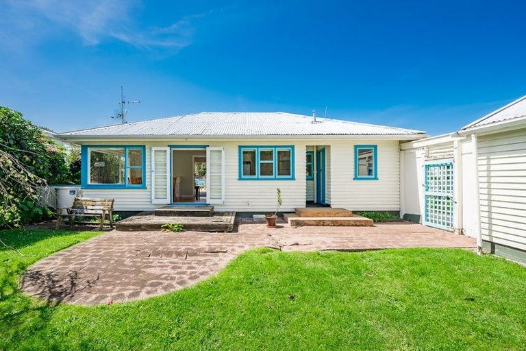 Photo of property in 37 Hillcrest Road, Raumati South, Paraparaumu, 5032