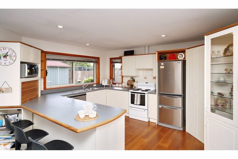Photo of property in 12 Regency Crescent, Redwood, Christchurch, 8051