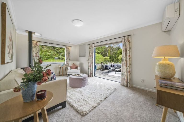 Photo of property in 5 Corrondella Grove, Belmont, Lower Hutt, 5010