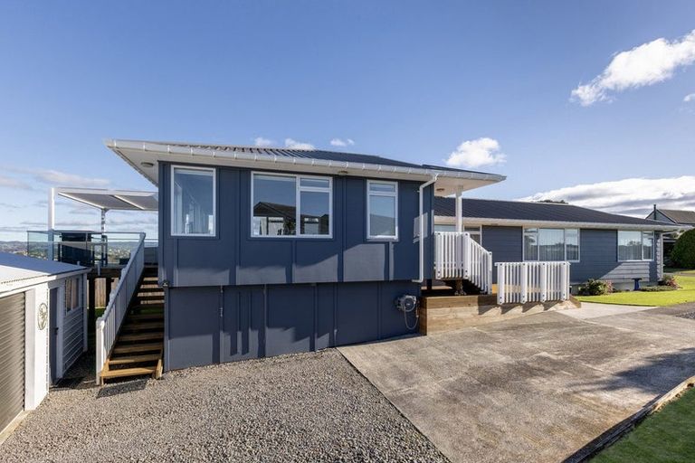 Photo of property in 35 Coppelia Avenue, Omokoroa, 3114