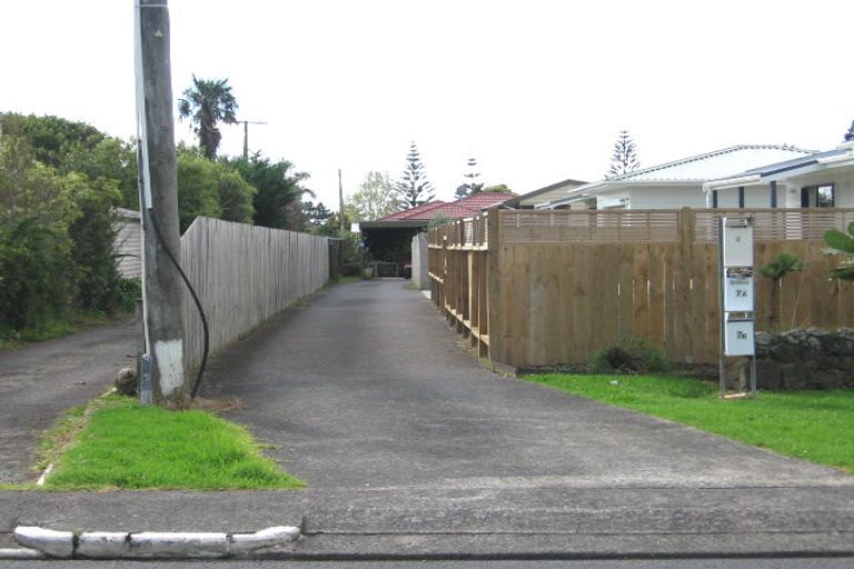 Photo of property in 7b Tawa Road, Te Atatu Peninsula, Auckland, 0610