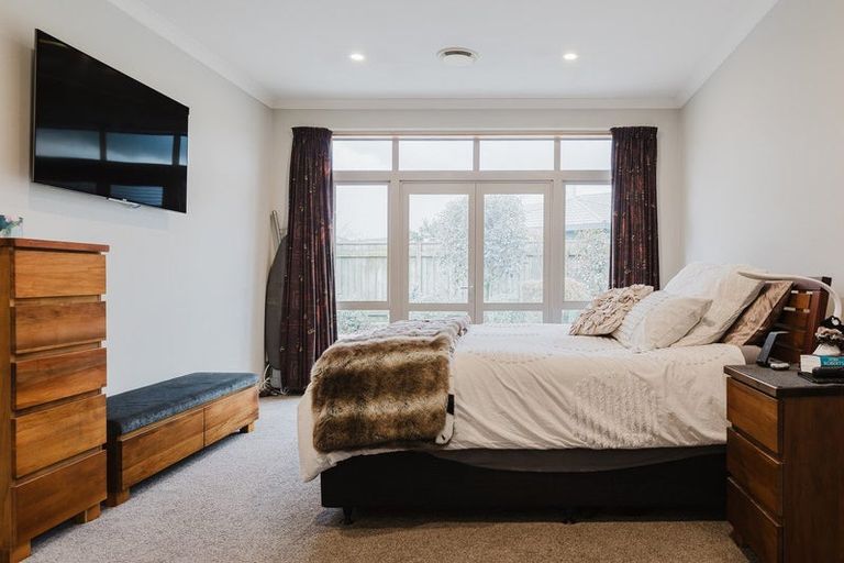 Photo of property in 15 Bouvardia Avenue, Milson, Palmerston North, 4414