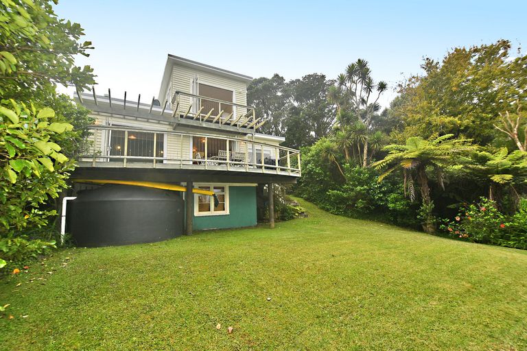 Photo of property in 14 Hillside Crescent, Leigh, 0985