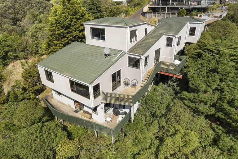 Photo of property in 20 Bay Lair Grove, Island Bay, Wellington, 6023