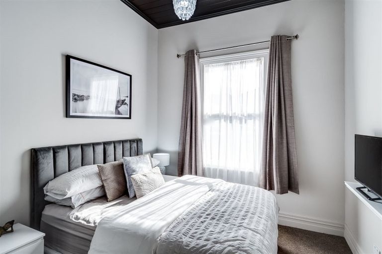 Photo of property in 30 Colenso Avenue, Hospital Hill, Napier, 4110