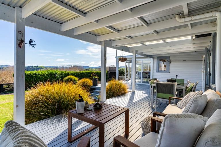 Photo of property in 956 Oneriri Road, Kaiwaka, 0573