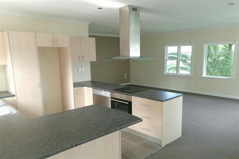 Photo of property in 63 Redoubt Road, Goodwood Heights, Auckland, 2105