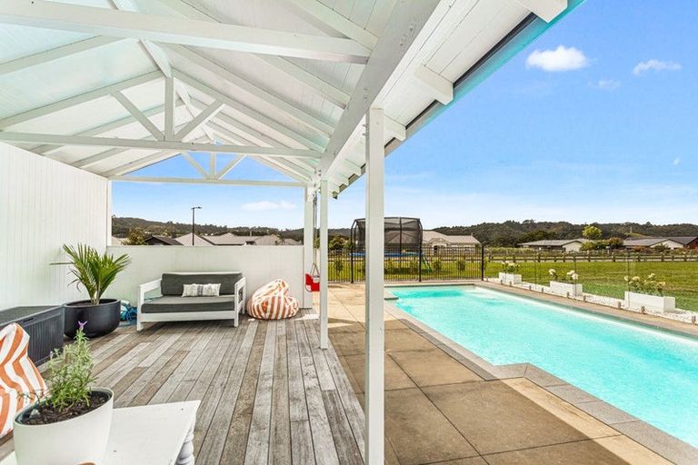 Photo of property in 33 Awatiro Drive, Kaukapakapa, 0871