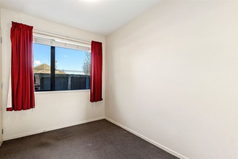 Photo of property in 4/123 Sawyers Arms Road, Northcote, Christchurch, 8052