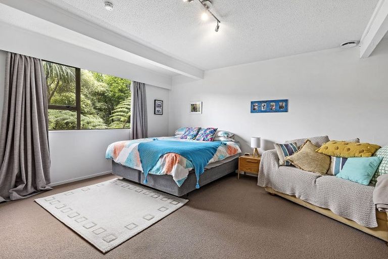 Photo of property in 14 Mckeefry Grove, Tawa, Wellington, 5028