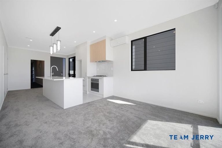 Photo of property in 14 Parahau Road, Papakura, 2110